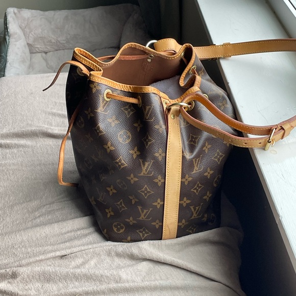 Authentic Vintage Louis Vuitton Petit Noe - Picture 3 of 6